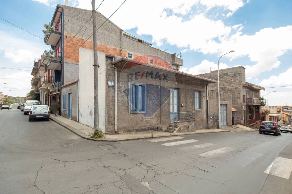 casa indipendente in vendita a Belpasso