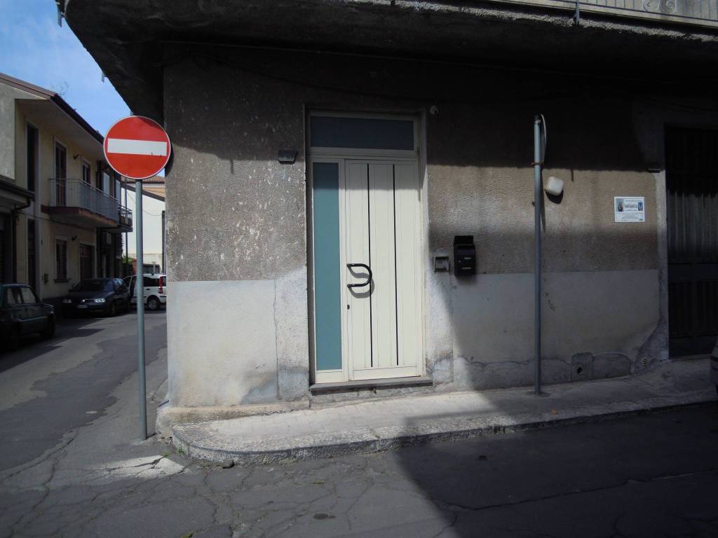 negozio in vendita a Belpasso