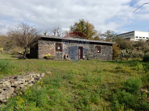 casa indipendente in vendita a Belpasso