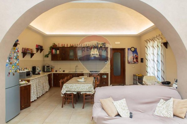 casa indipendente in vendita a Belpasso