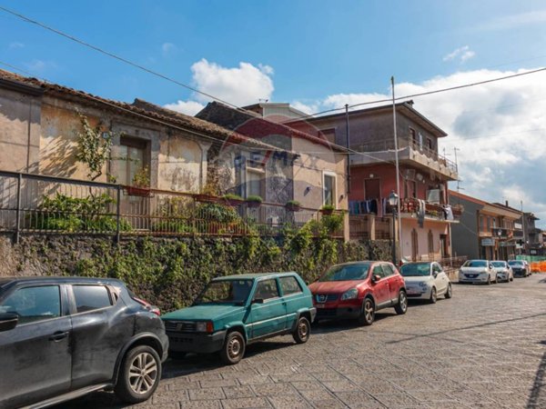casa indipendente in vendita a Belpasso