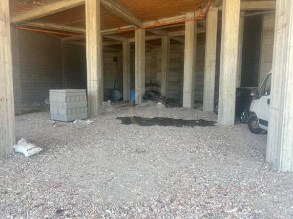 negozio in vendita a Belpasso in zona Piano Tavola