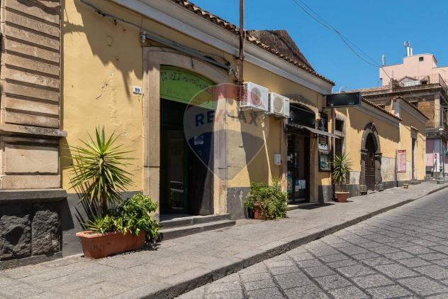 locale commerciale in vendita a Belpasso