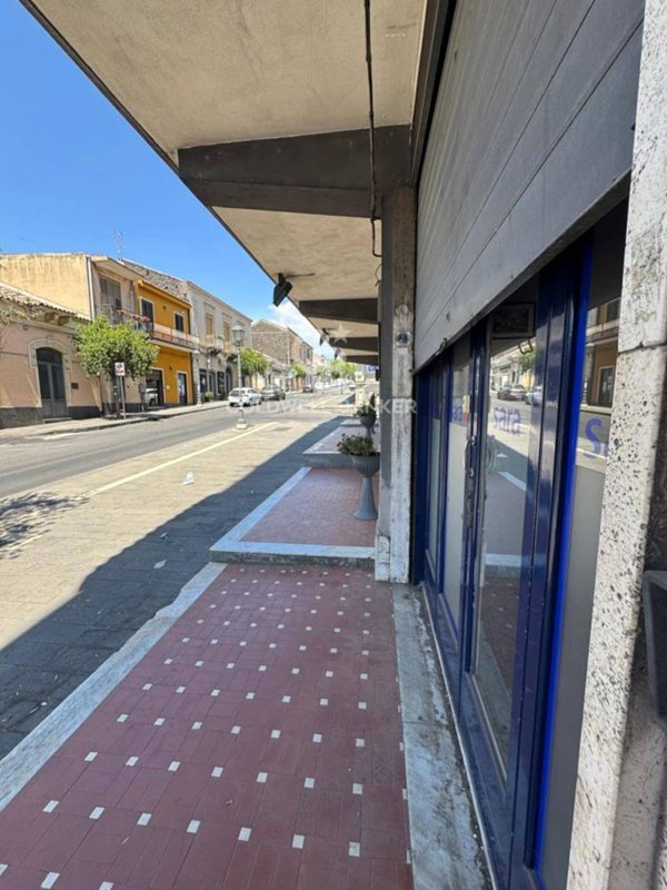 locale commerciale in vendita a Belpasso