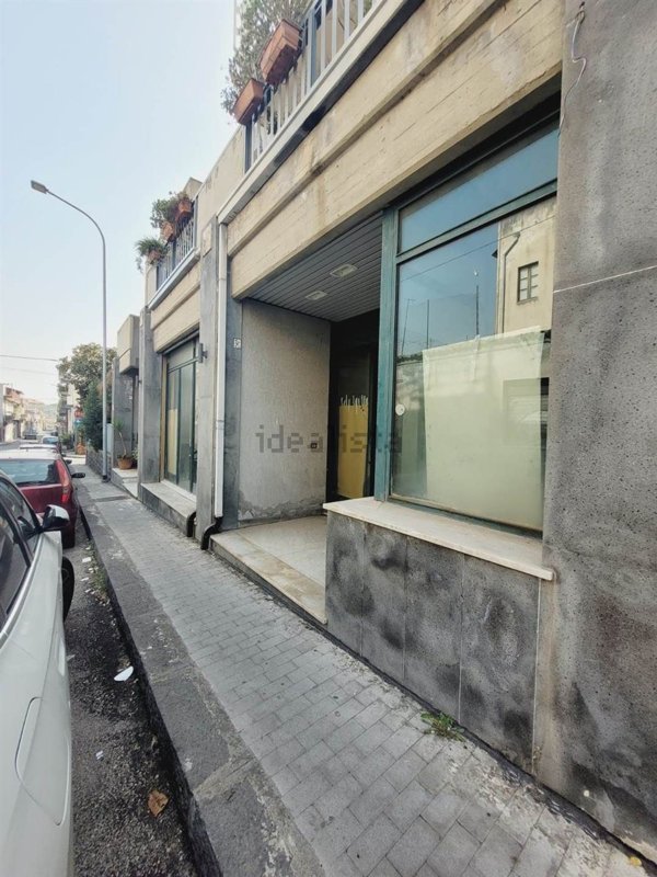 locale commerciale in vendita a Belpasso