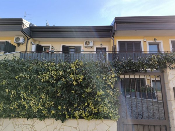 casa indipendente in vendita a Belpasso in zona Piano Tavola