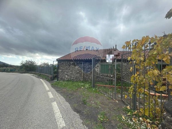 casa indipendente in vendita a Belpasso