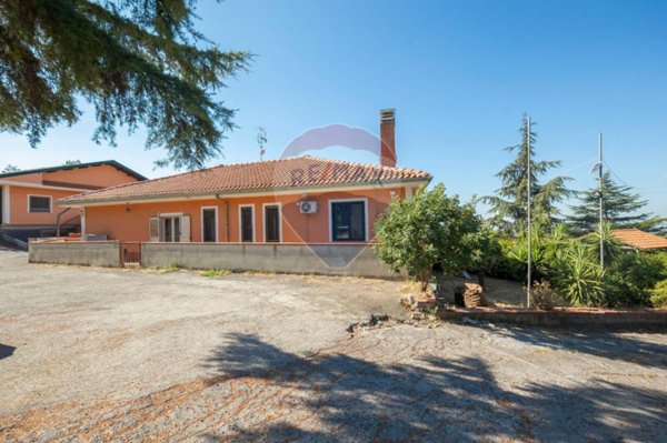casa indipendente in vendita a Belpasso