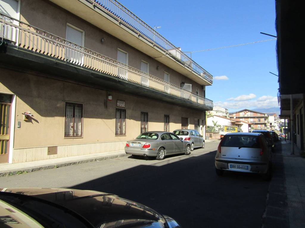 appartamento in vendita a Belpasso in zona Piano Tavola