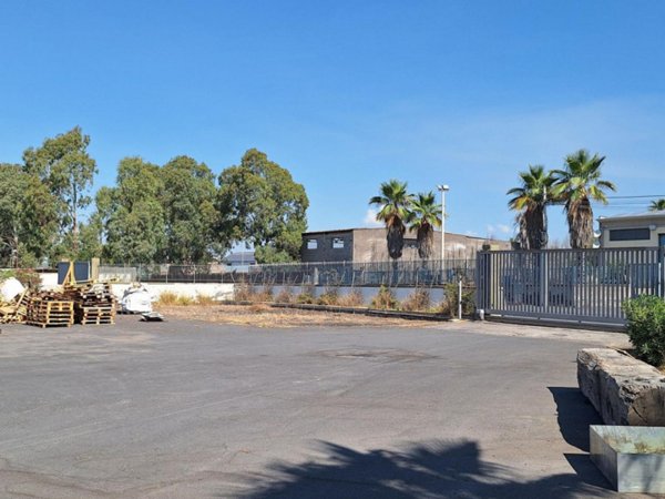 capannone in vendita a Belpasso