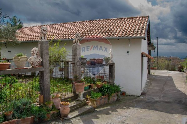 casa indipendente in vendita a Belpasso