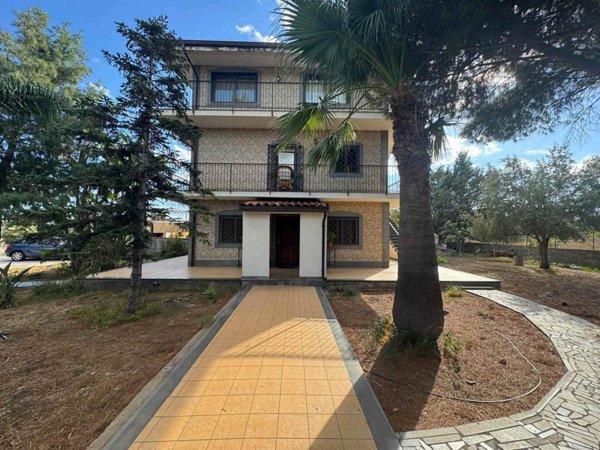 casa indipendente in vendita a Belpasso in zona Piano Tavola