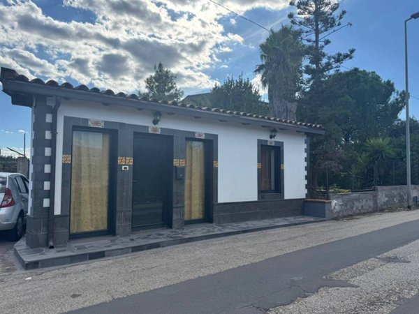 casa indipendente in vendita a Belpasso in zona Piano Tavola
