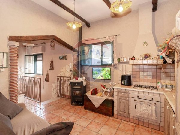 casa indipendente in vendita a Belpasso