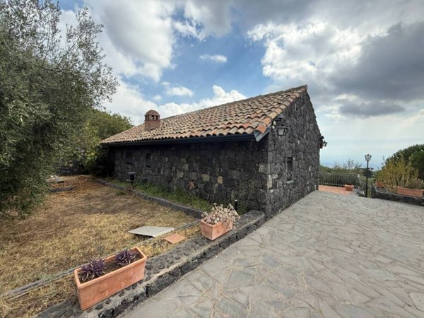 casa indipendente in vendita a Belpasso