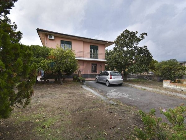 casa indipendente in vendita a Belpasso