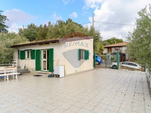 casa indipendente in vendita a Belpasso
