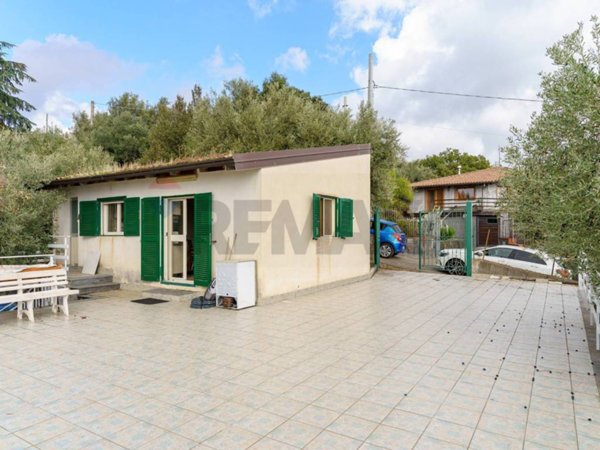 casa indipendente in vendita a Belpasso