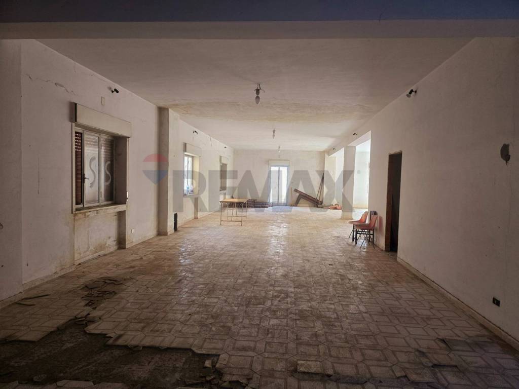 negozio in vendita a Belpasso