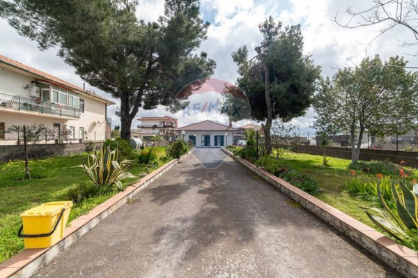 casa indipendente in vendita a Belpasso