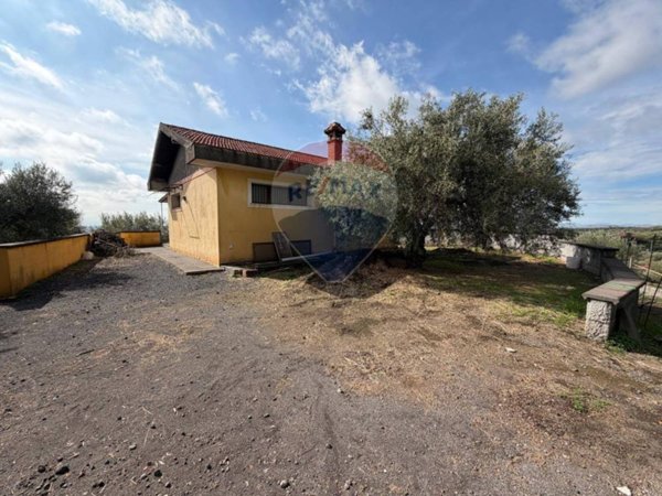 casa indipendente in vendita a Belpasso