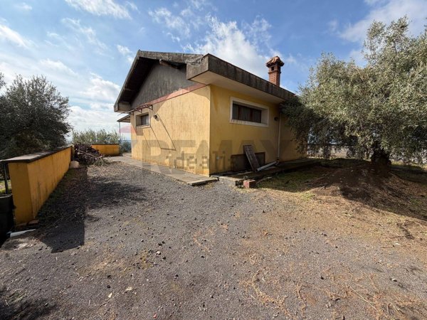 casa indipendente in vendita a Belpasso