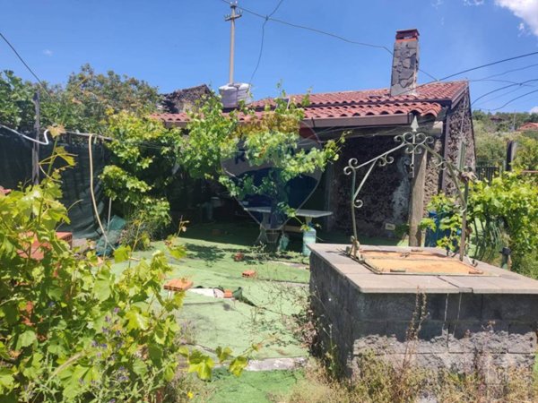 casa indipendente in vendita a Belpasso