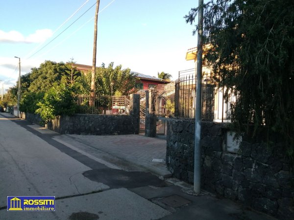 casa indipendente in vendita a Belpasso