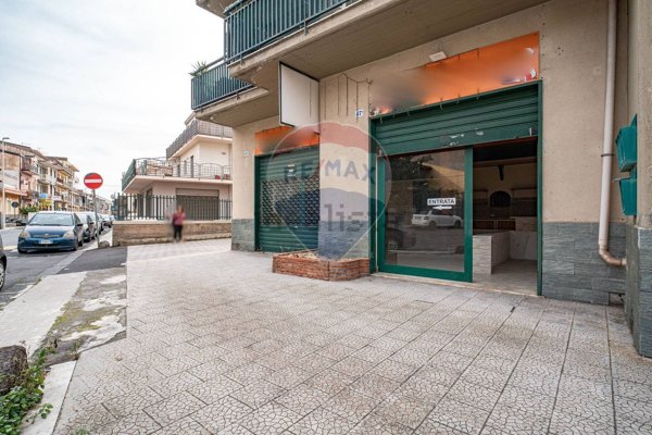 locale commerciale in vendita a Belpasso