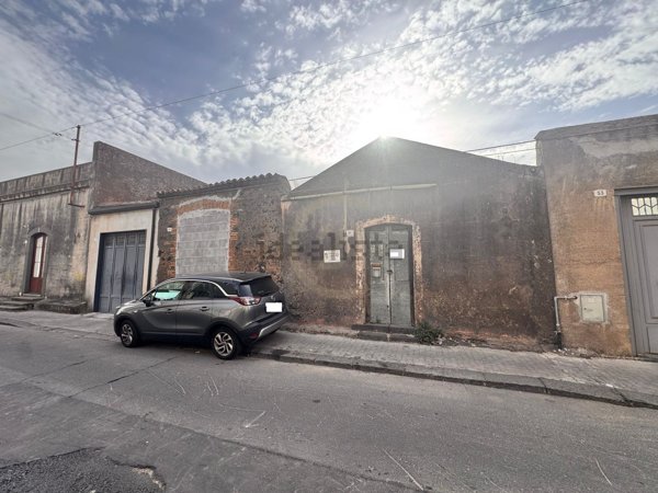 casa indipendente in vendita a Belpasso