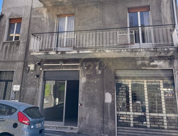 negozio in vendita a Belpasso