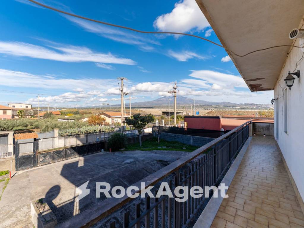 appartamento in vendita a Belpasso in zona Piano Tavola