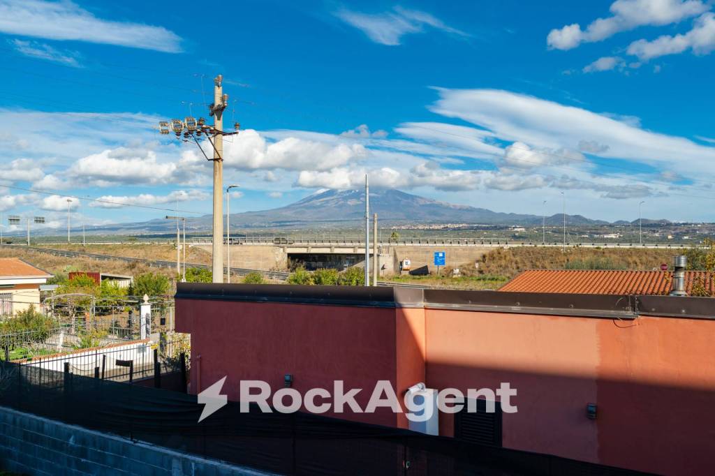 appartamento in vendita a Belpasso in zona Piano Tavola