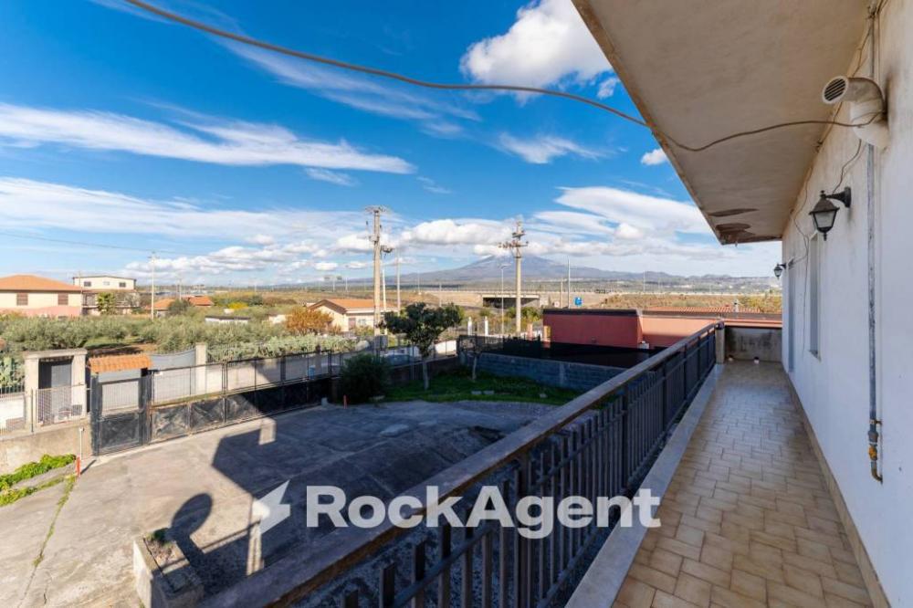 appartamento in vendita a Belpasso in zona Piano Tavola