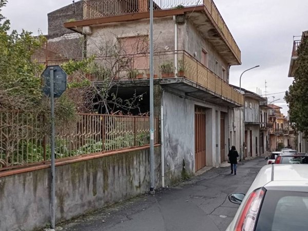 intera palazzina in vendita a Belpasso