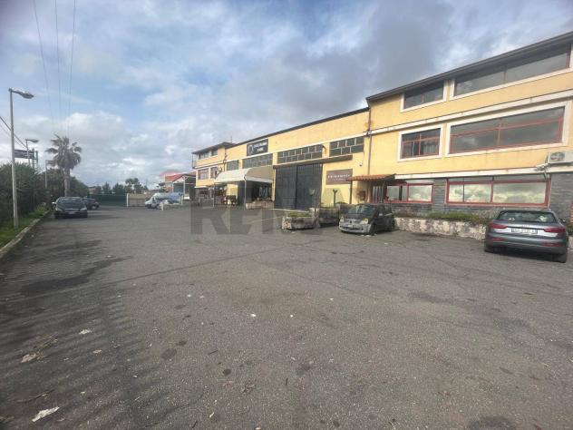 locale commerciale in vendita a Belpasso