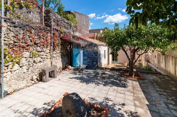 casa indipendente in vendita a Belpasso