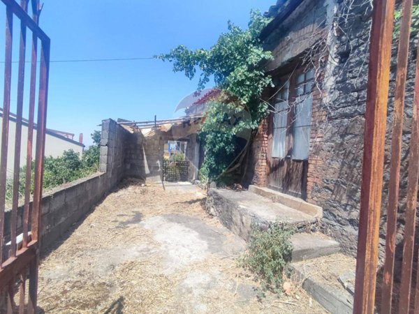 casa indipendente in vendita a Belpasso