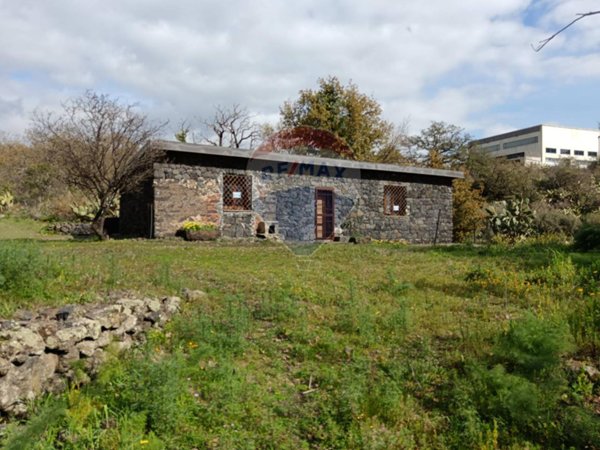 casa indipendente in vendita a Belpasso