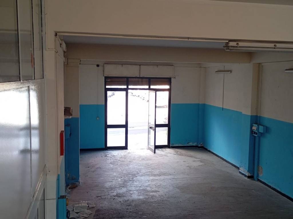 locale commerciale in vendita a Belpasso