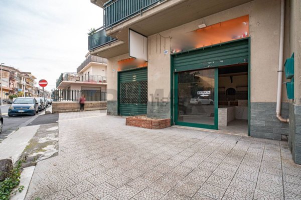locale commerciale in vendita a Belpasso
