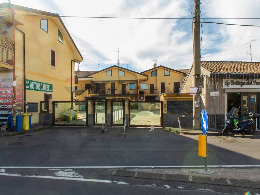 casa indipendente in vendita a Belpasso in zona Piano Tavola