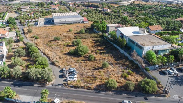 terreno edificabile in vendita a Belpasso in zona Piano Tavola