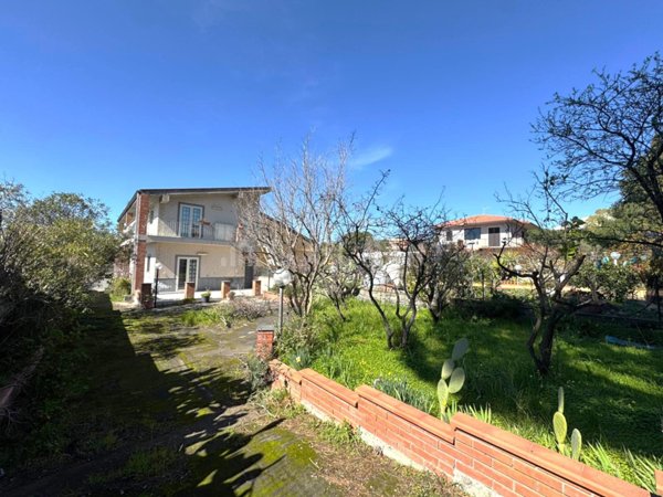 casa indipendente in vendita a Belpasso