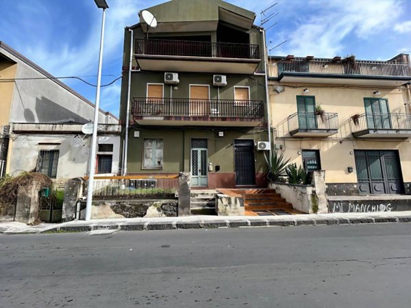 intera palazzina in vendita a Belpasso