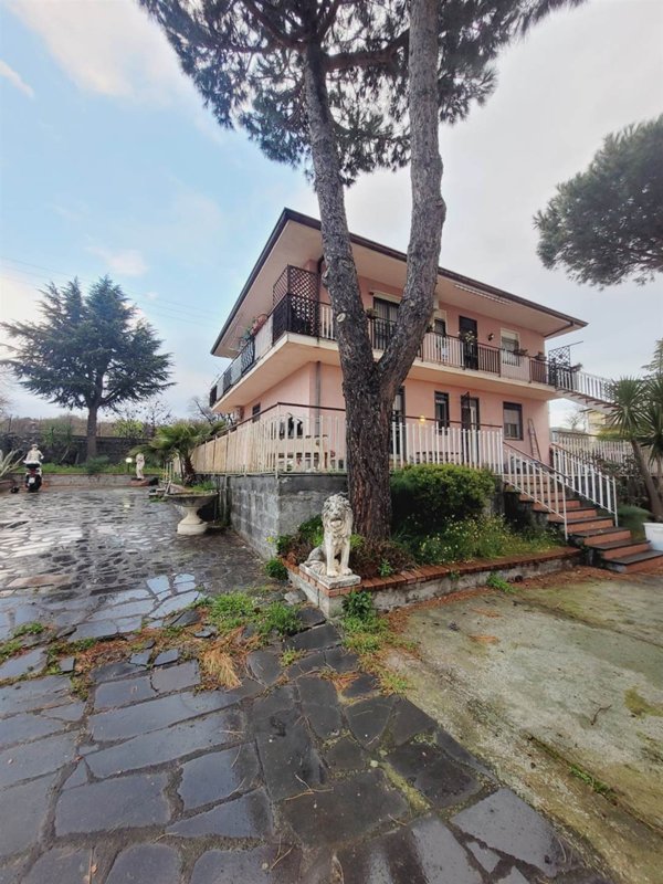 casa indipendente in vendita a Belpasso