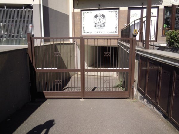 locale commerciale in vendita a Belpasso