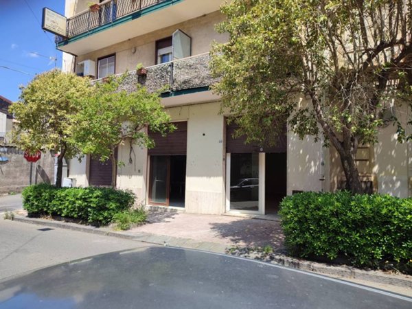 negozio in vendita a Belpasso