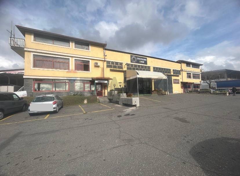 locale commerciale in vendita a Belpasso