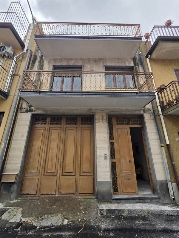 casa indipendente in vendita a Belpasso